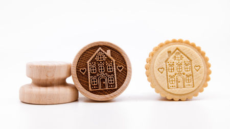 No. 025 GINGERBREAD HOUSE 3 image 1